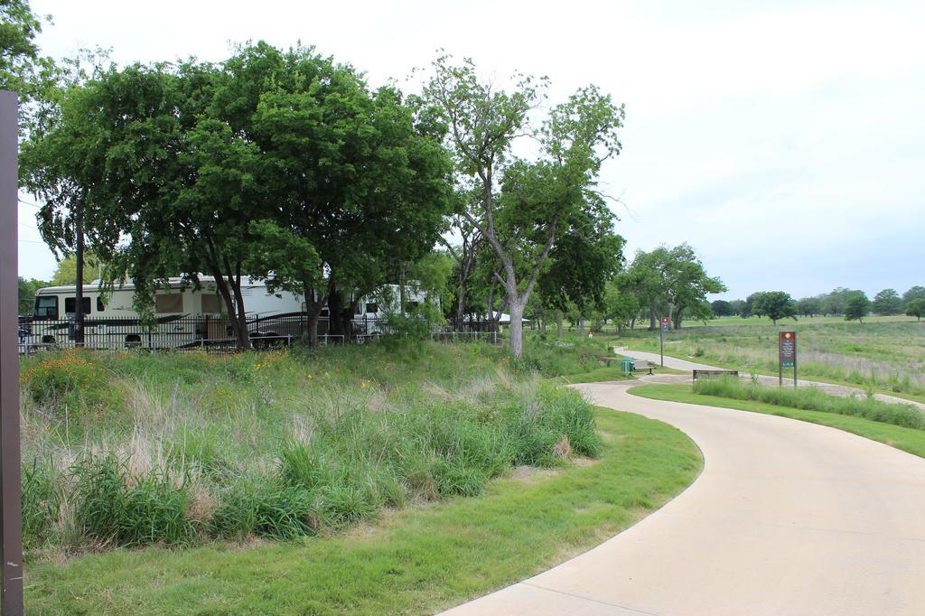 Travelers World Rv Resort San Antonio Extérieur photo