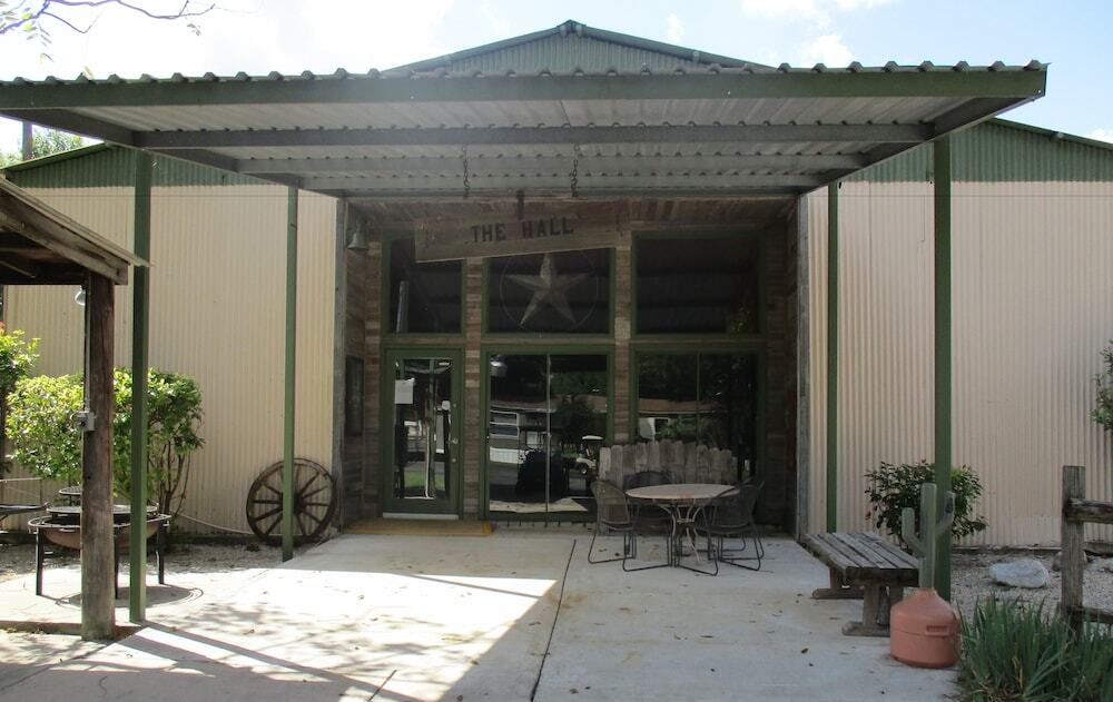 Travelers World Rv Resort San Antonio Extérieur photo